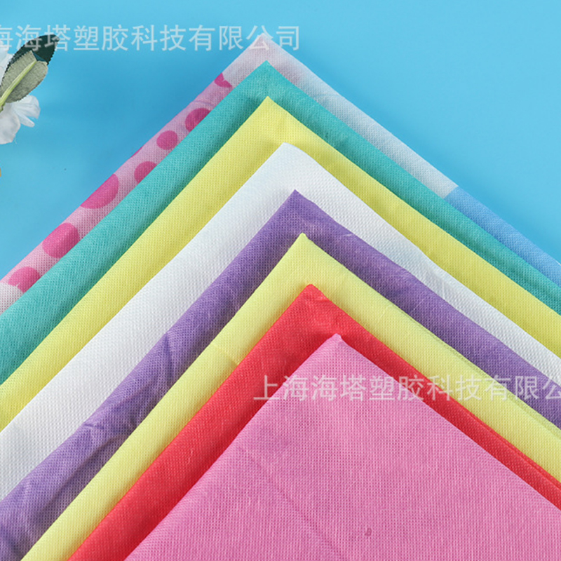 粘着性のある水溶性不織布